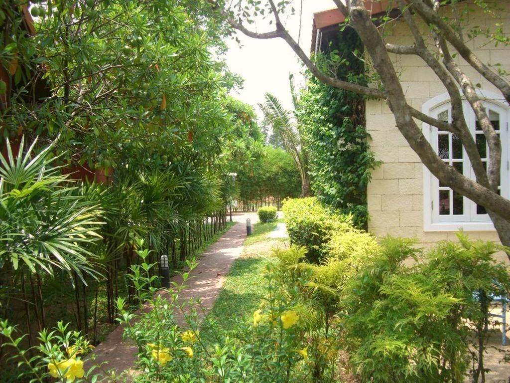 Pictory Garden Resort Sattahip Exterior photo
