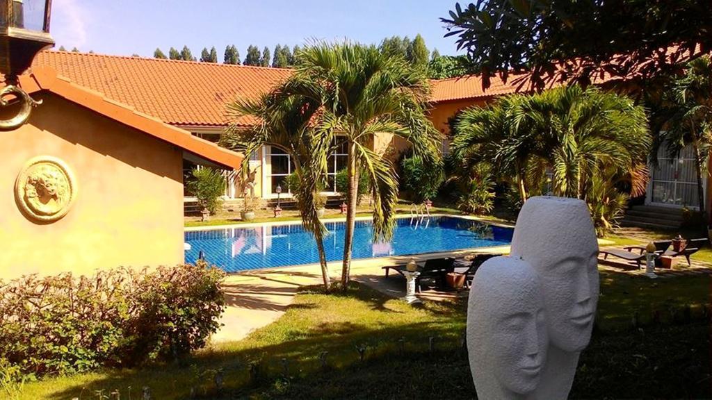 Pictory Garden Resort Sattahip Exterior photo