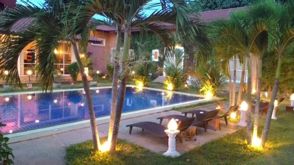 Pictory Garden Resort Sattahip Exterior photo